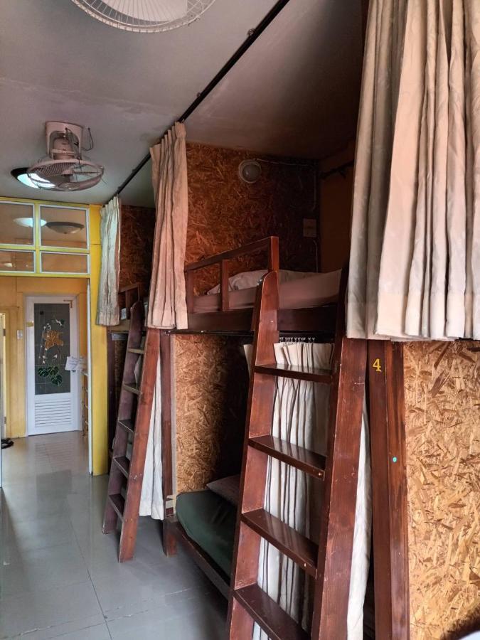 Happy House Hostal