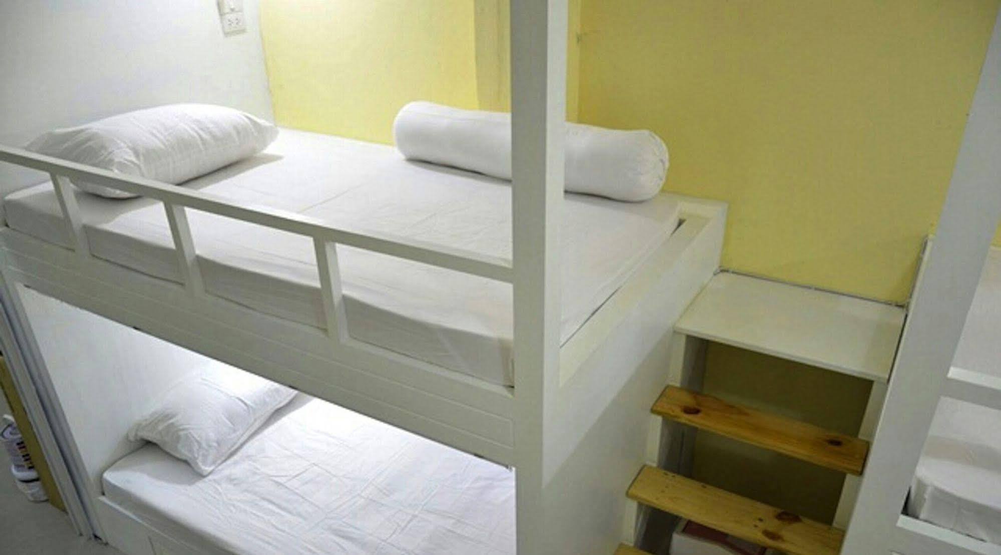 Hostal Happy House